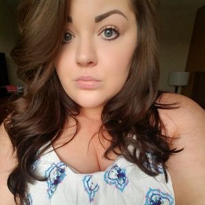 Meet your Posher, Alicia